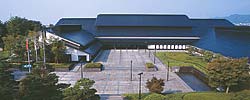 県立博物館外観