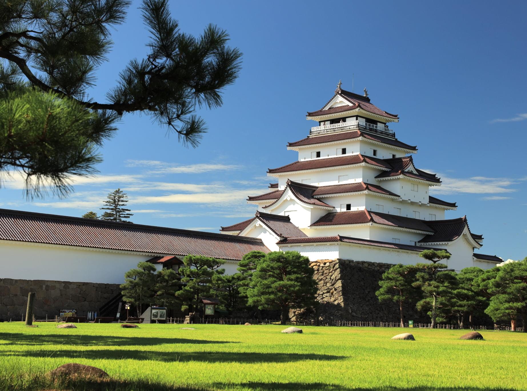 鶴ヶ城 Tsurugajo Castle